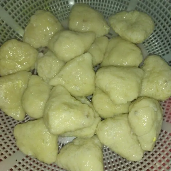 Lalu angkat dan tiriskan.