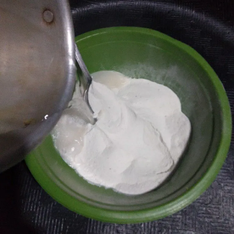 Step 1 Bakwan Bawang Prei