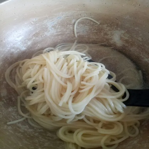 rebus spaghetti sampai matang tiriskan