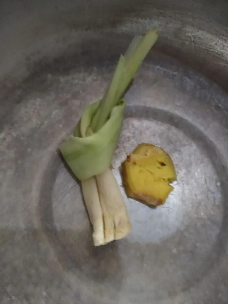 Step 1 Wedang Jahe Sereh