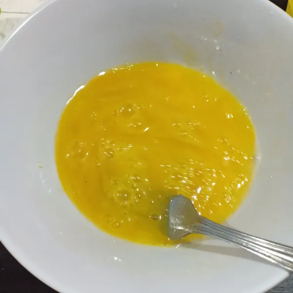 Kocok lepas pakai garpu.
