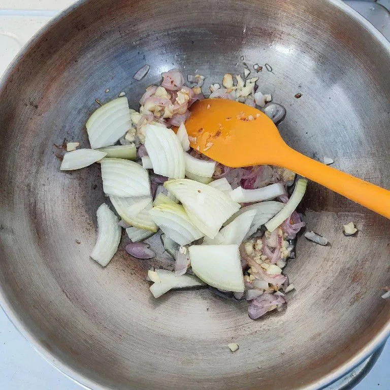 Step 3 Semur Telur Puyuh Kentang Wortel