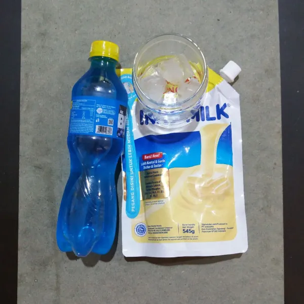 Siapkan bahan-bahan.