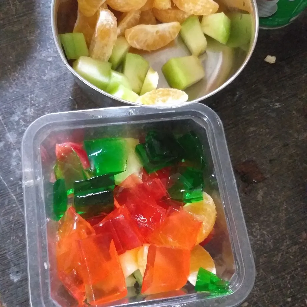 Step 4 Salad buah