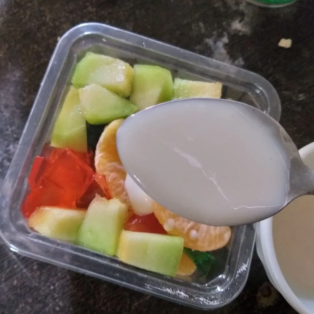Step 5 Salad buah