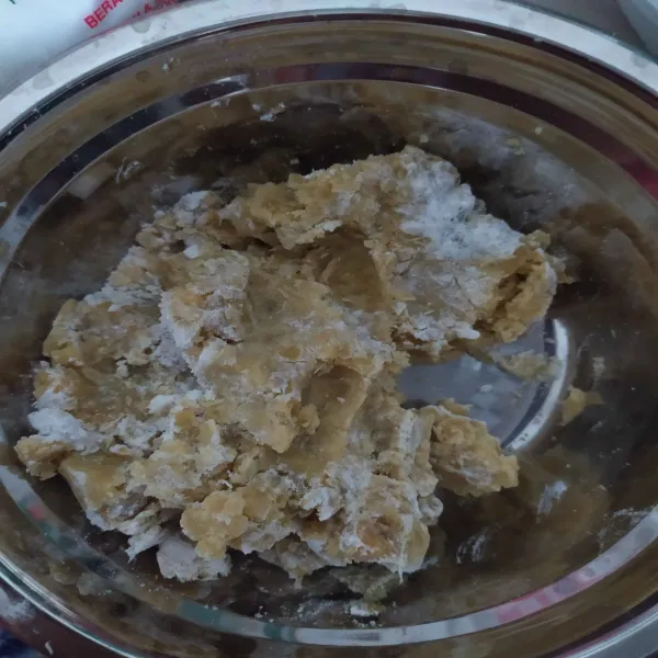 Haluskan kembali hingga tercampur rata