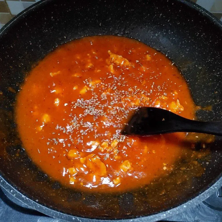 Step 5 Spaghetti Chicken Bolognese