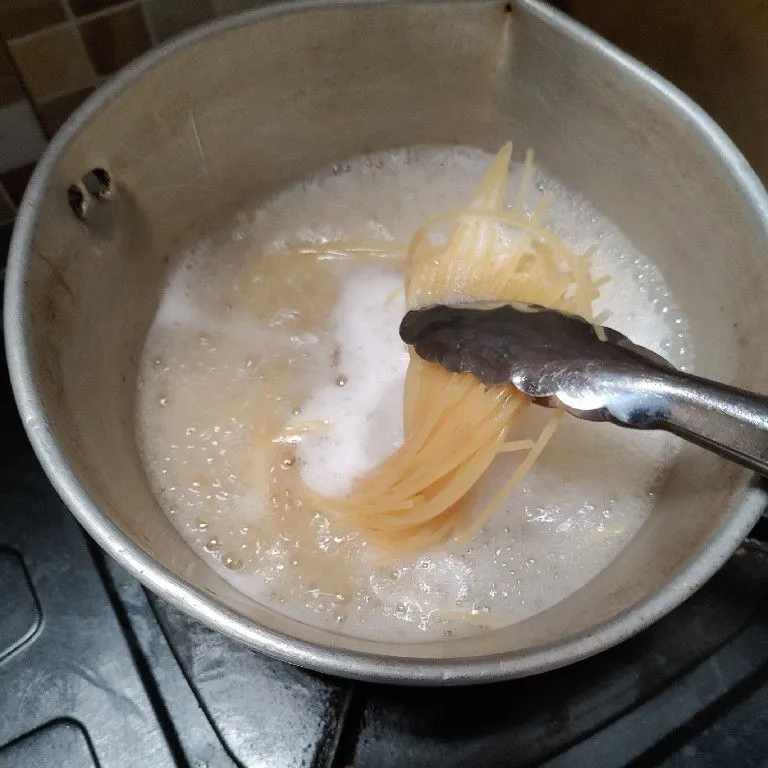 Step 6 Spaghetti Chicken Bolognese
