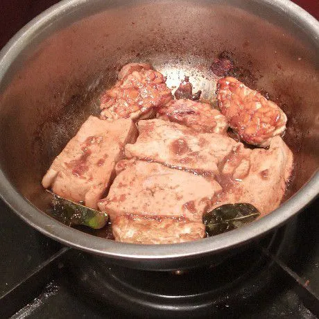 Step 4 Tempe Tahu Bacem
