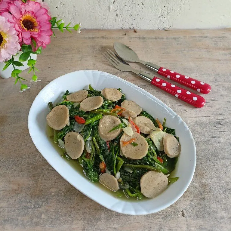 Cah Kangkung Bakso Sapi