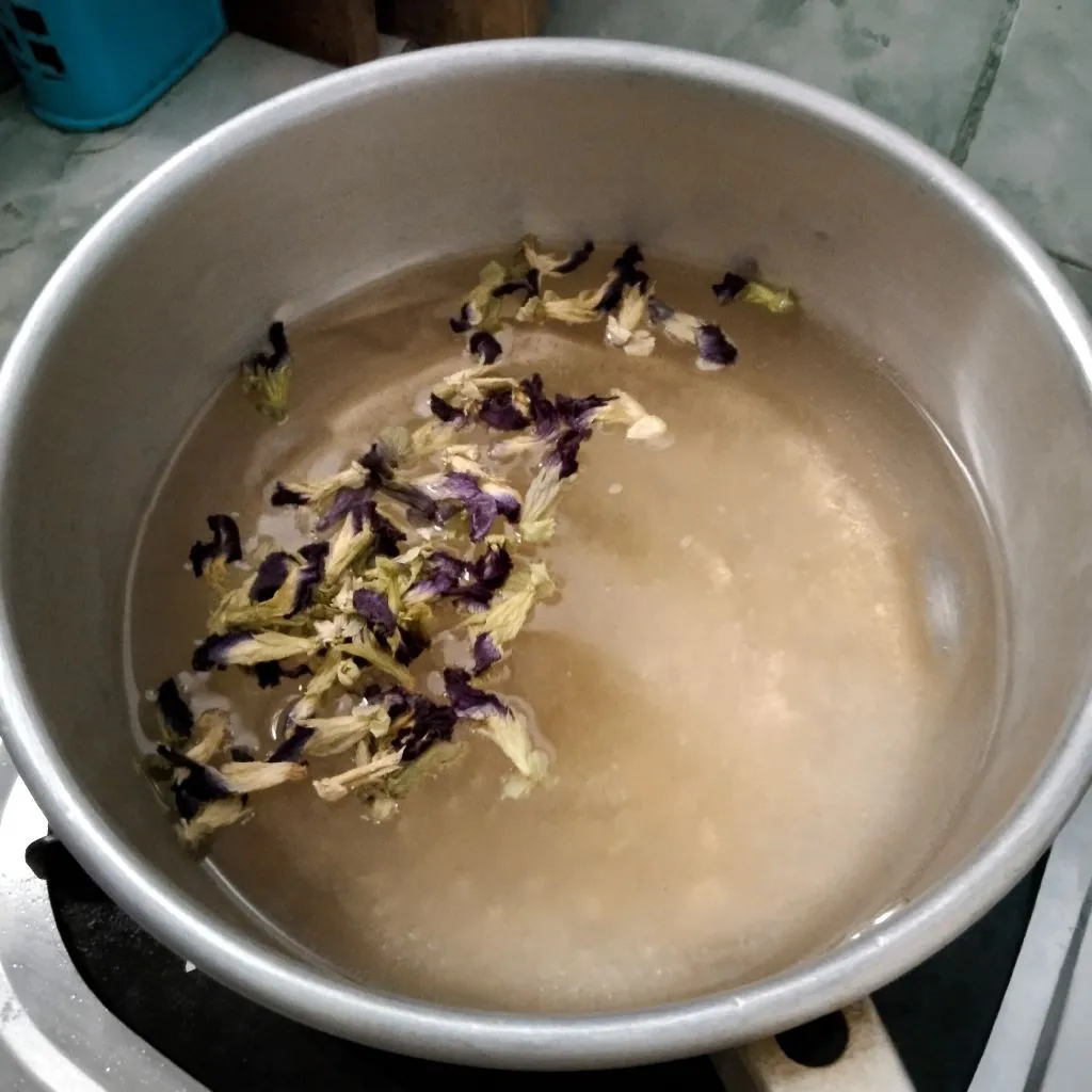 Step 3 Wedang Telang Serai