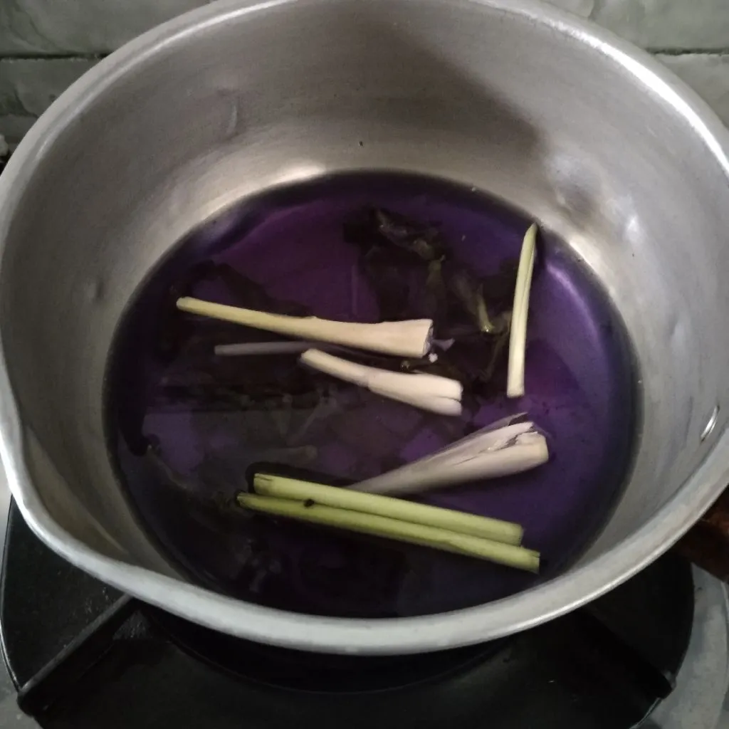 Step 4 Wedang Telang Serai