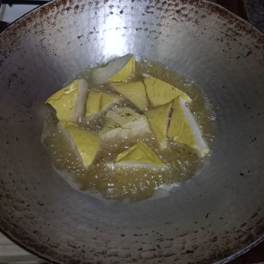 Step 2 Tahu Goreng Sambal Goang