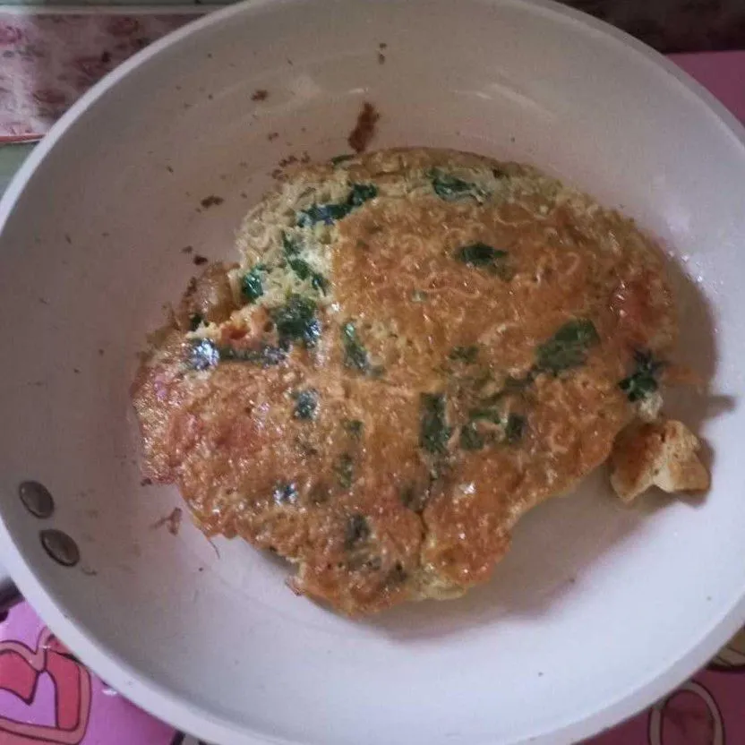 Step 5 Omelet Bayam Ekonomis