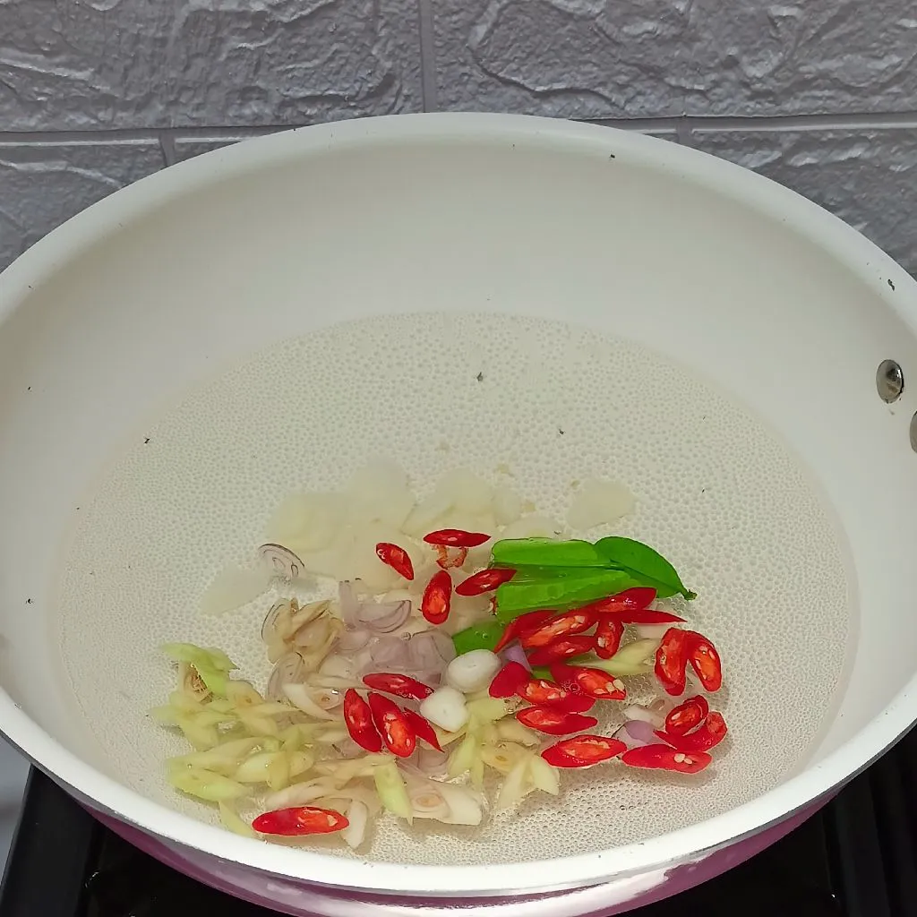 Step 1 Tomyum Warna-Warni