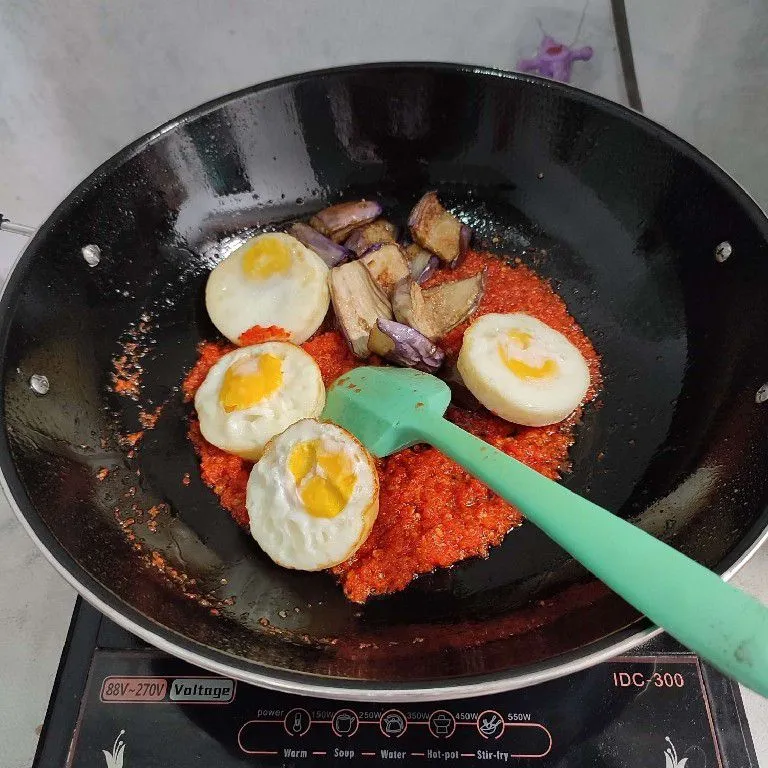 Step 7 Telur Ceplok Terong Balado
