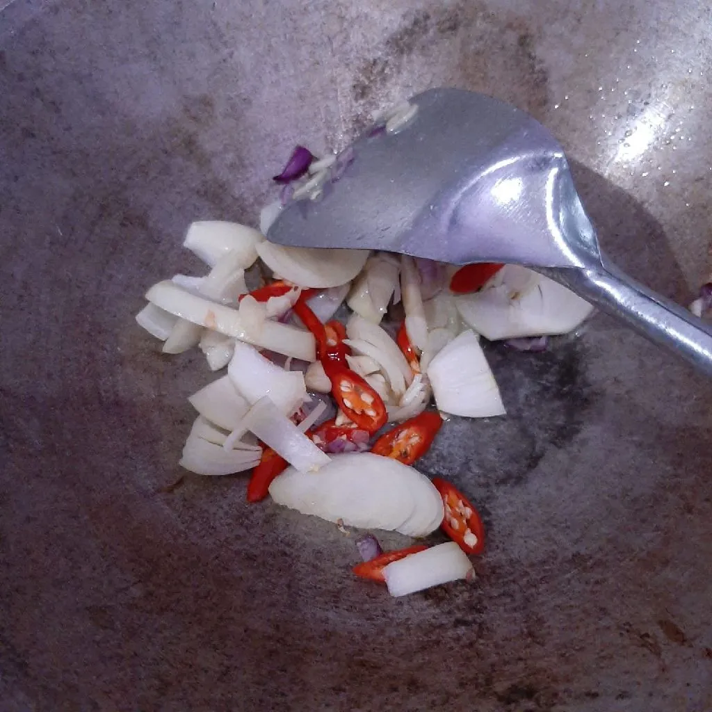 Step 3 Telur Ceplok Masak kecap