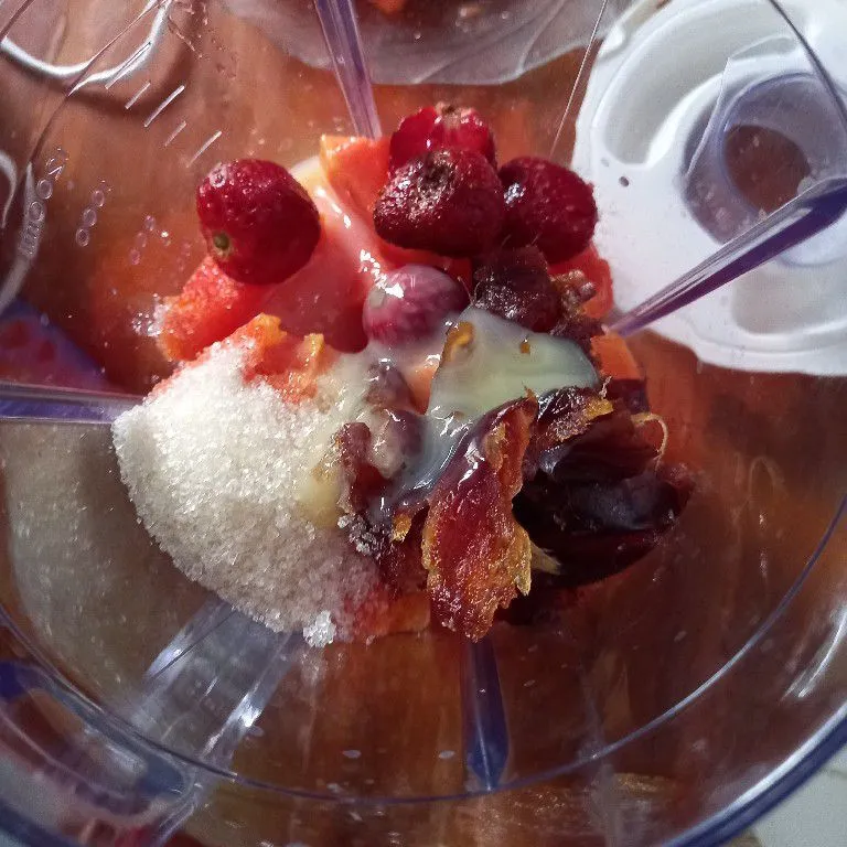 Step 3 Jus Pepaya Strawberry Kurma