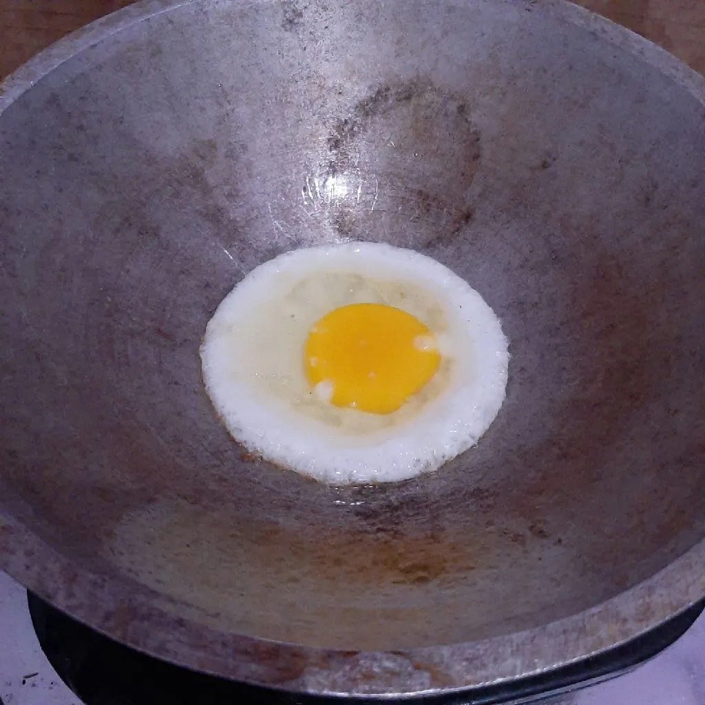Step 1 Telur Ceplok Masak kecap