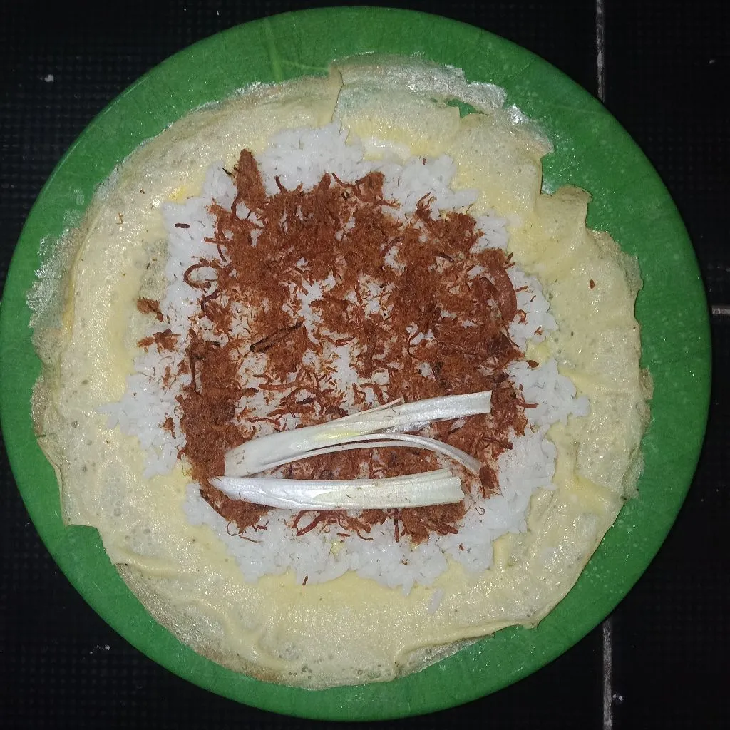 Step 4 Telur Gulung Nasi Abon