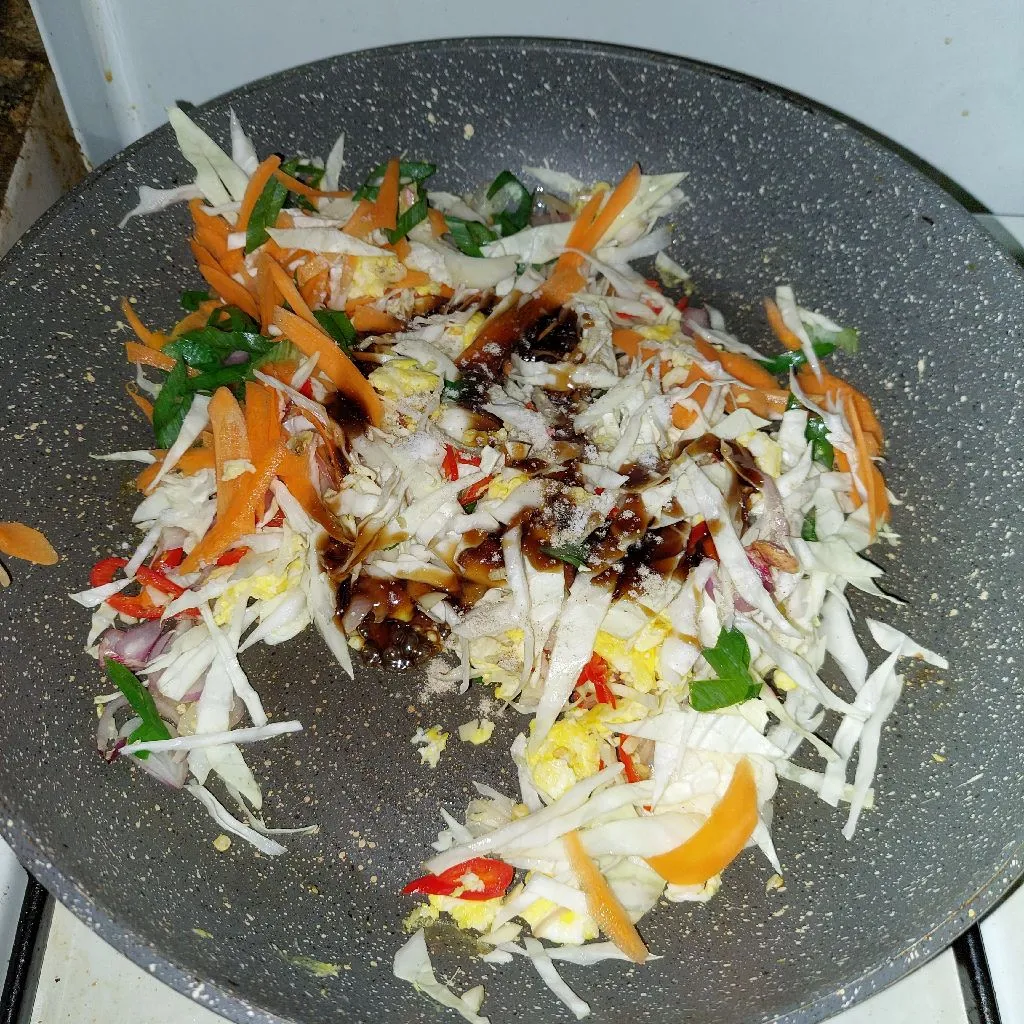 Step 5 Tumis Kubis Telur
