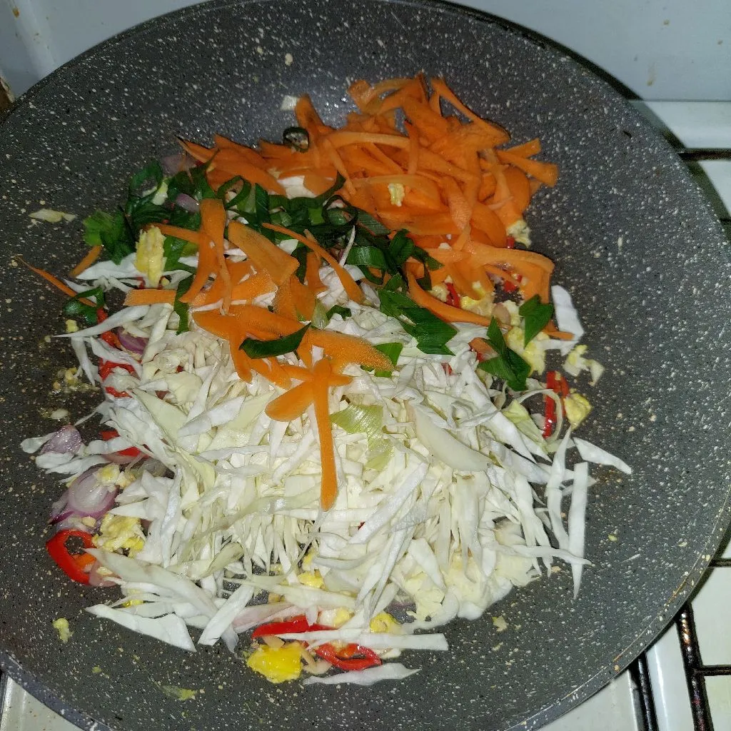 Step 4 Tumis Kubis Telur