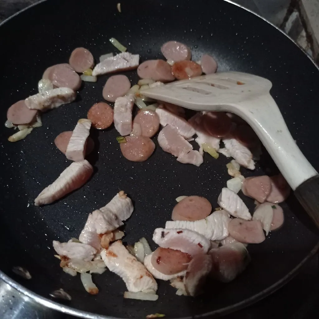 Step 3 Tumis Sosis Telur Ayam