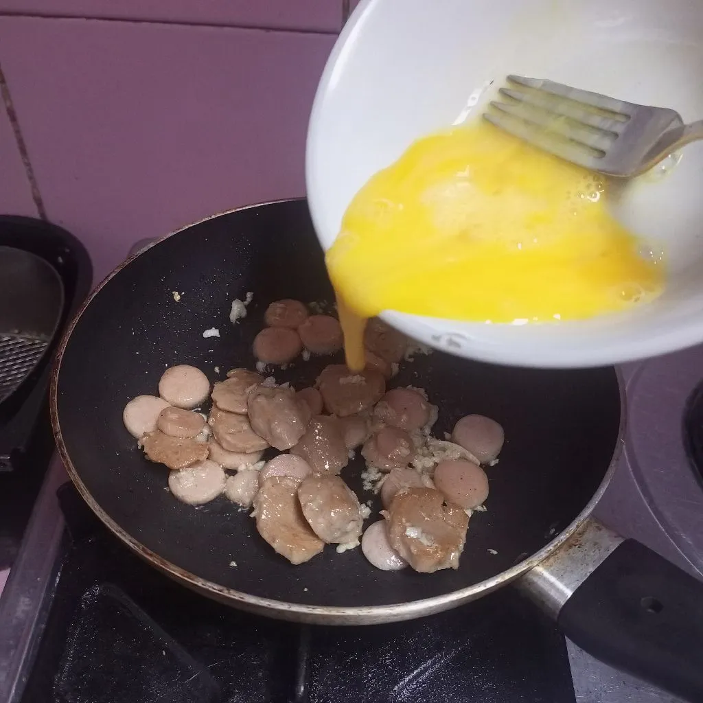 Step 2 Tumis Sosis Bakso Telur