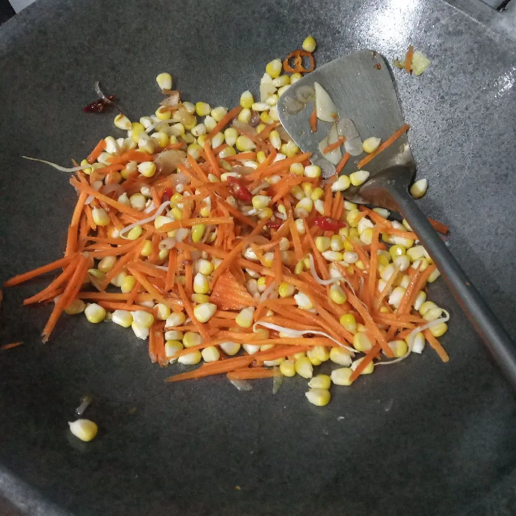 Step 3 Tumis Wortel Cedel Jagung