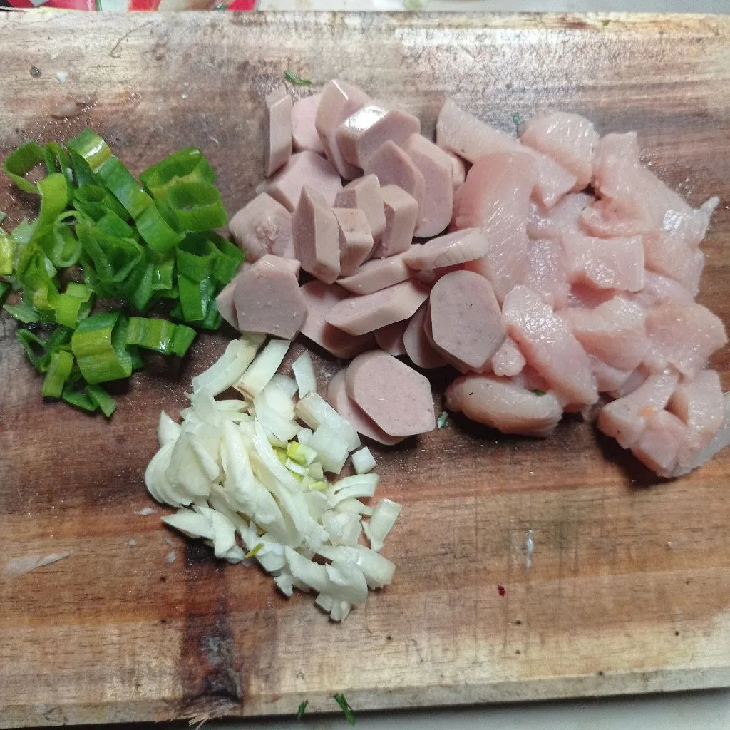 Step 1 Tumis Sosis Telur Ayam