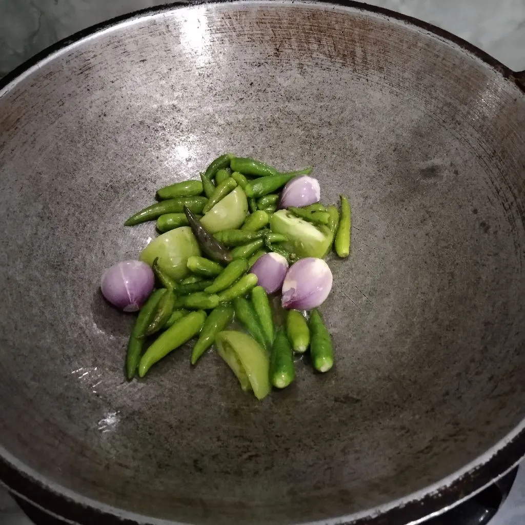 Step 4 Telor Geprek Cabe Ijo
