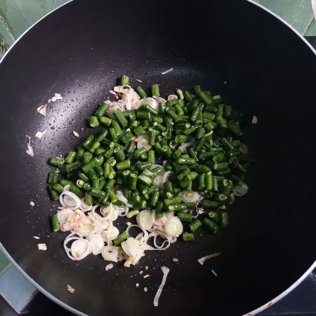 Step 4 Tumis Kacang Panjang Telur