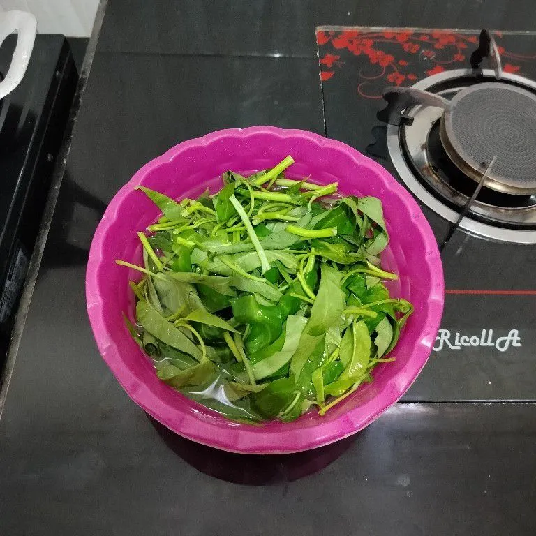 Step 1 Rujak Kangkung