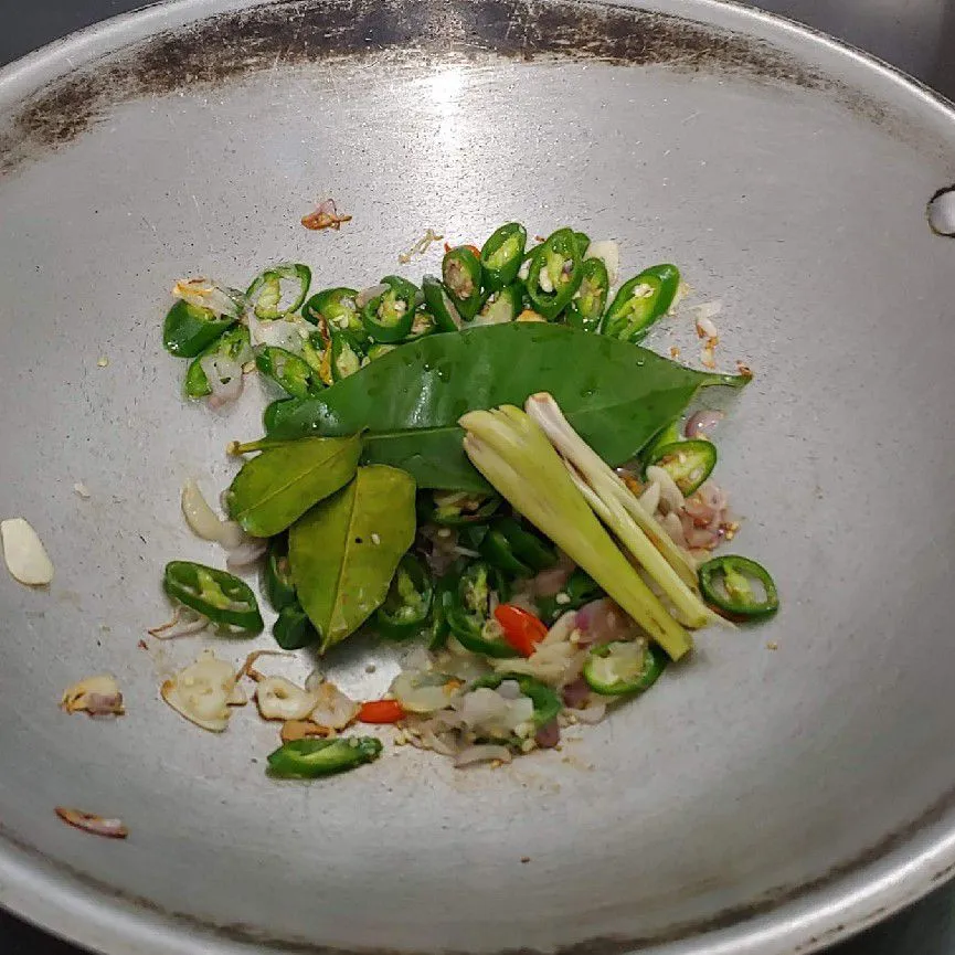 Step 2 Ayam Tinoransak