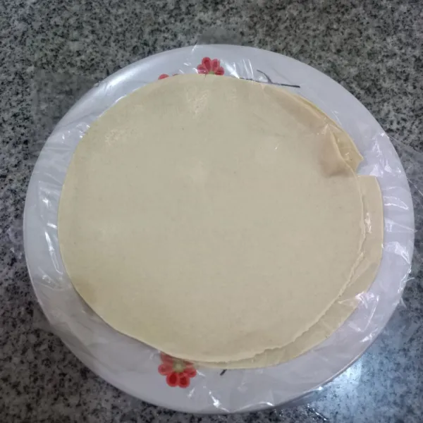 Siapkan kulit kebab.