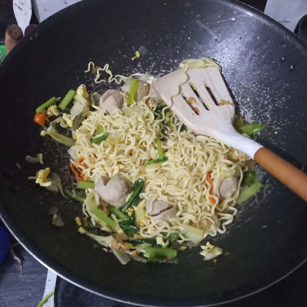 Step 6 Mie Baso Kuah Kari Pedas