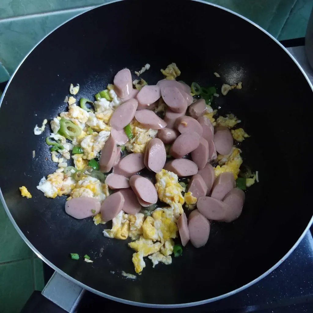 Step 4 Tumis Telur Sosis