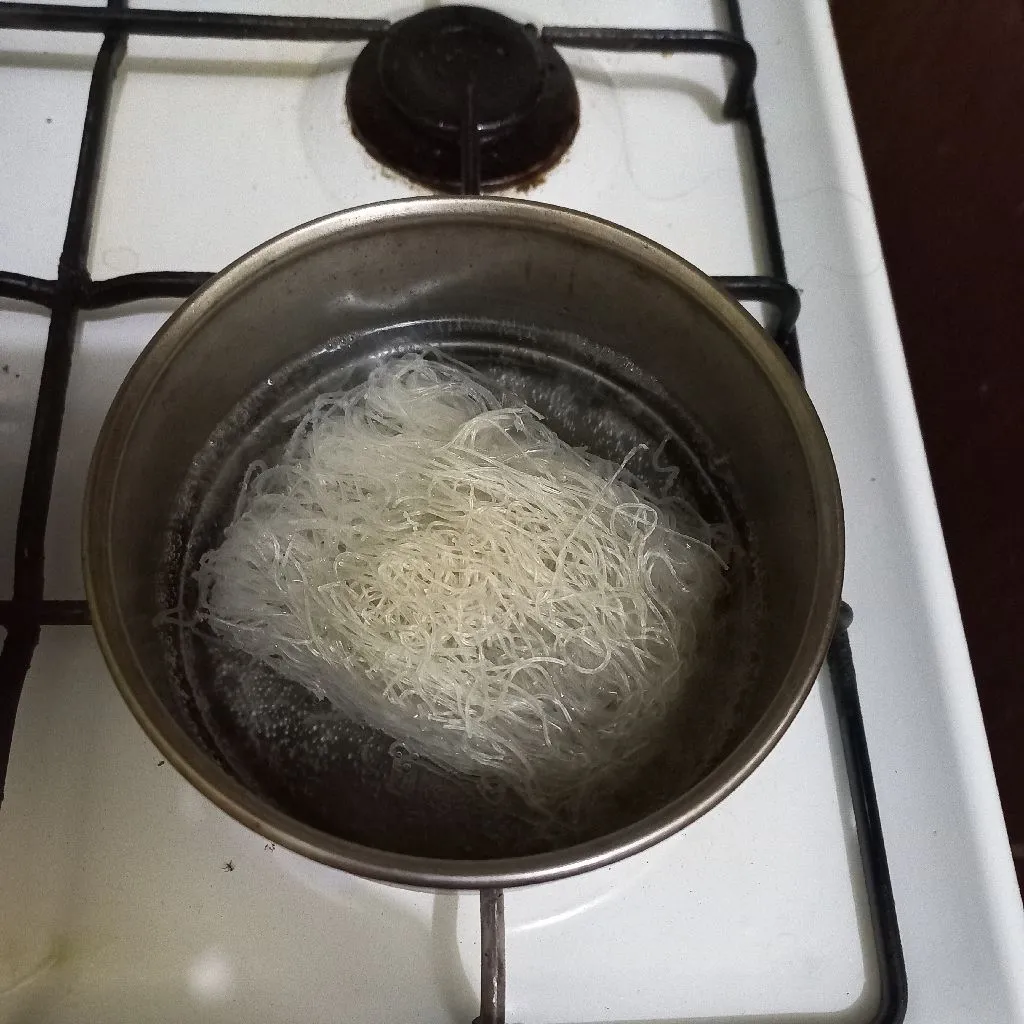Step 1 Bihun Goreng Sosis Pedas