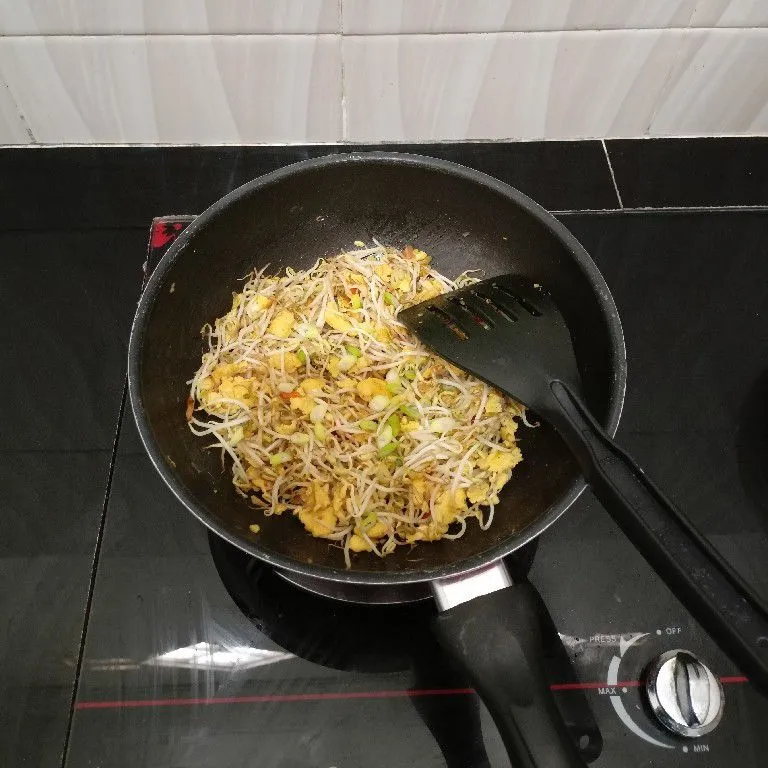 Step 5 Orak Arik Telur Taoge