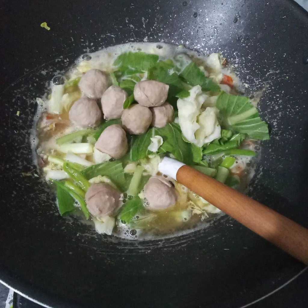 Step 4 Mie Baso Kuah Kari Pedas