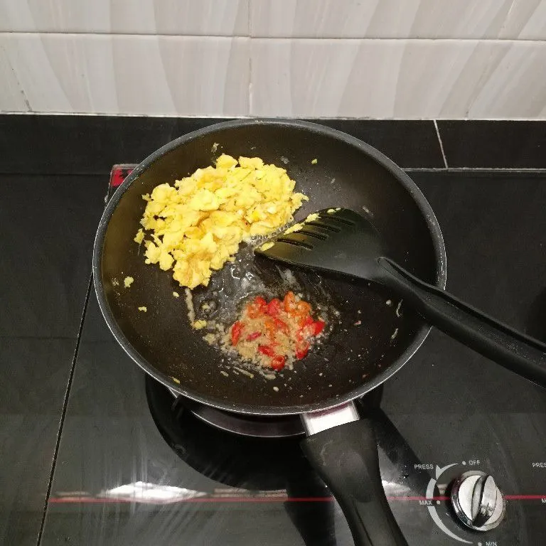 Step 3 Orak Arik Telur Taoge