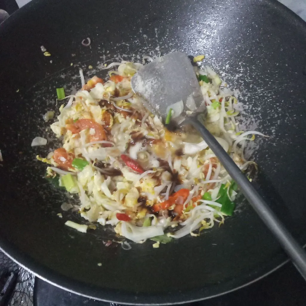 Step 5 Tumis Kubis Telur