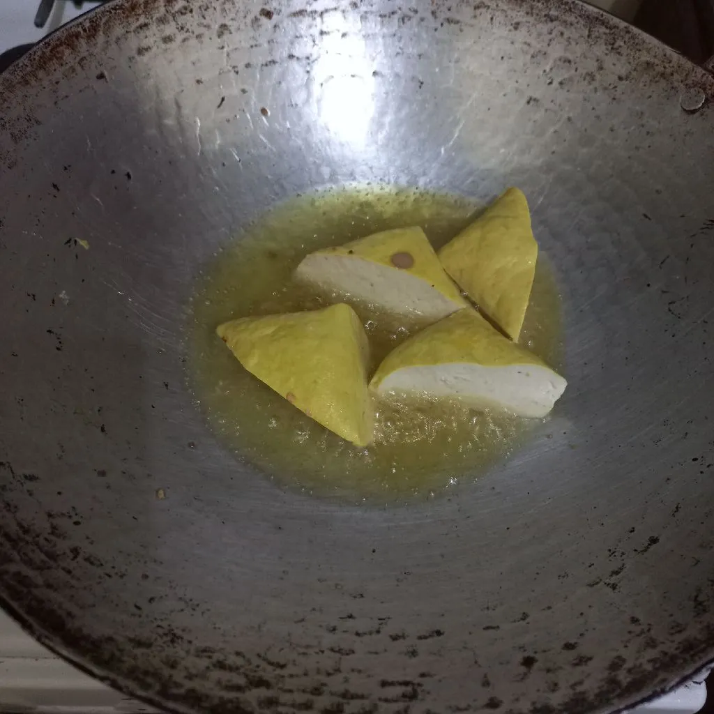 Step 1 Tahu Hancur Kecap