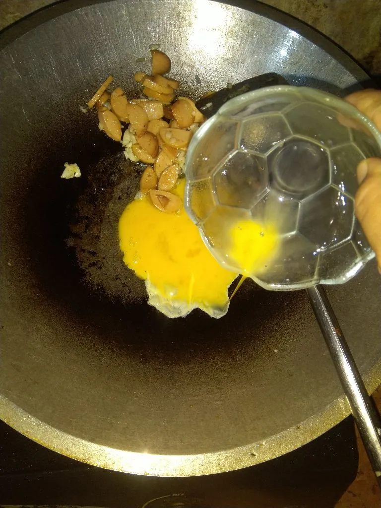 Step 2 Tumis Sosis Telur