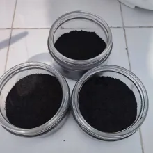 Penyajian, tata biskuit oreo di dasar jar, kemudian ratakan dan padatkan.