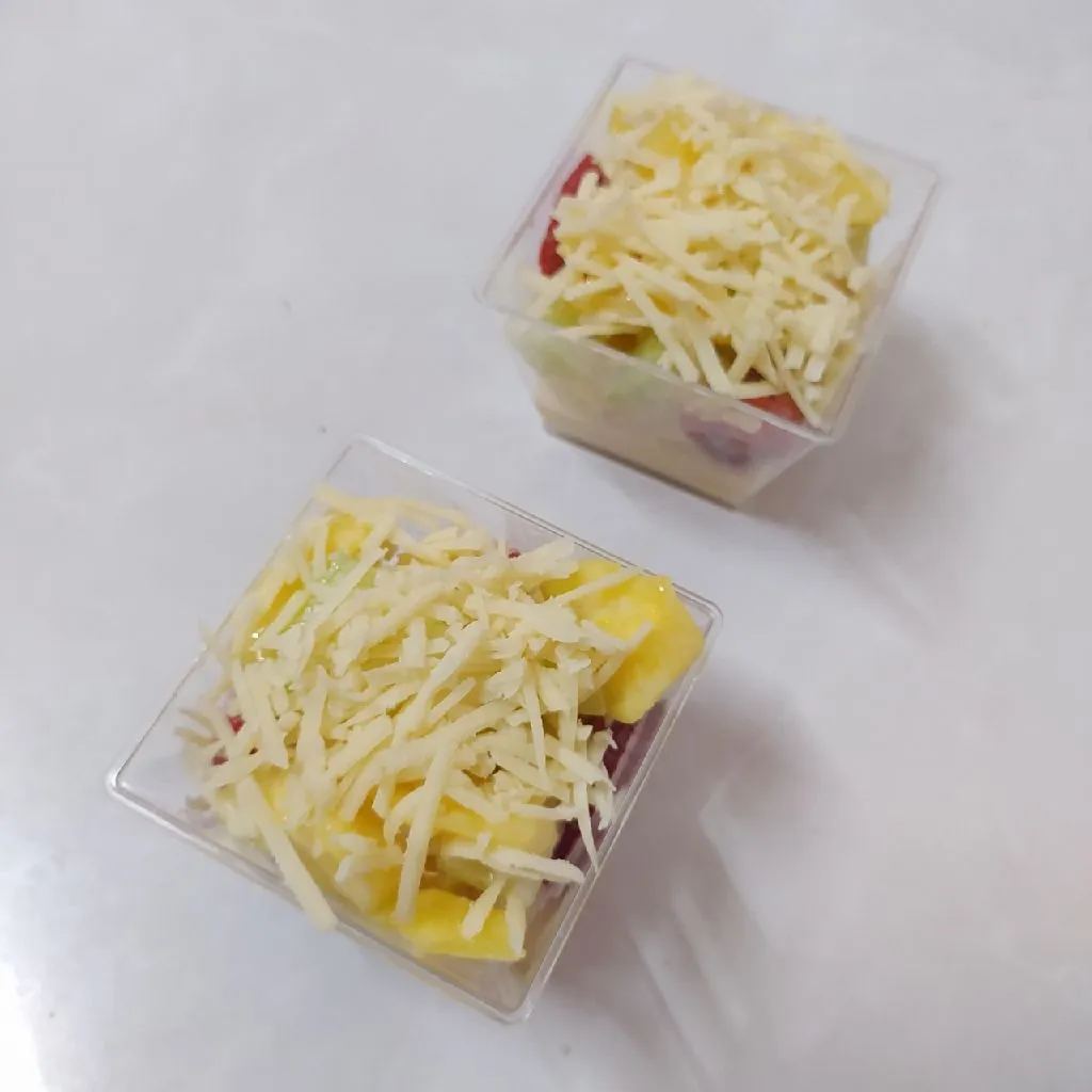 Step 5 Salad Buah Creamy Yogurt Mangga