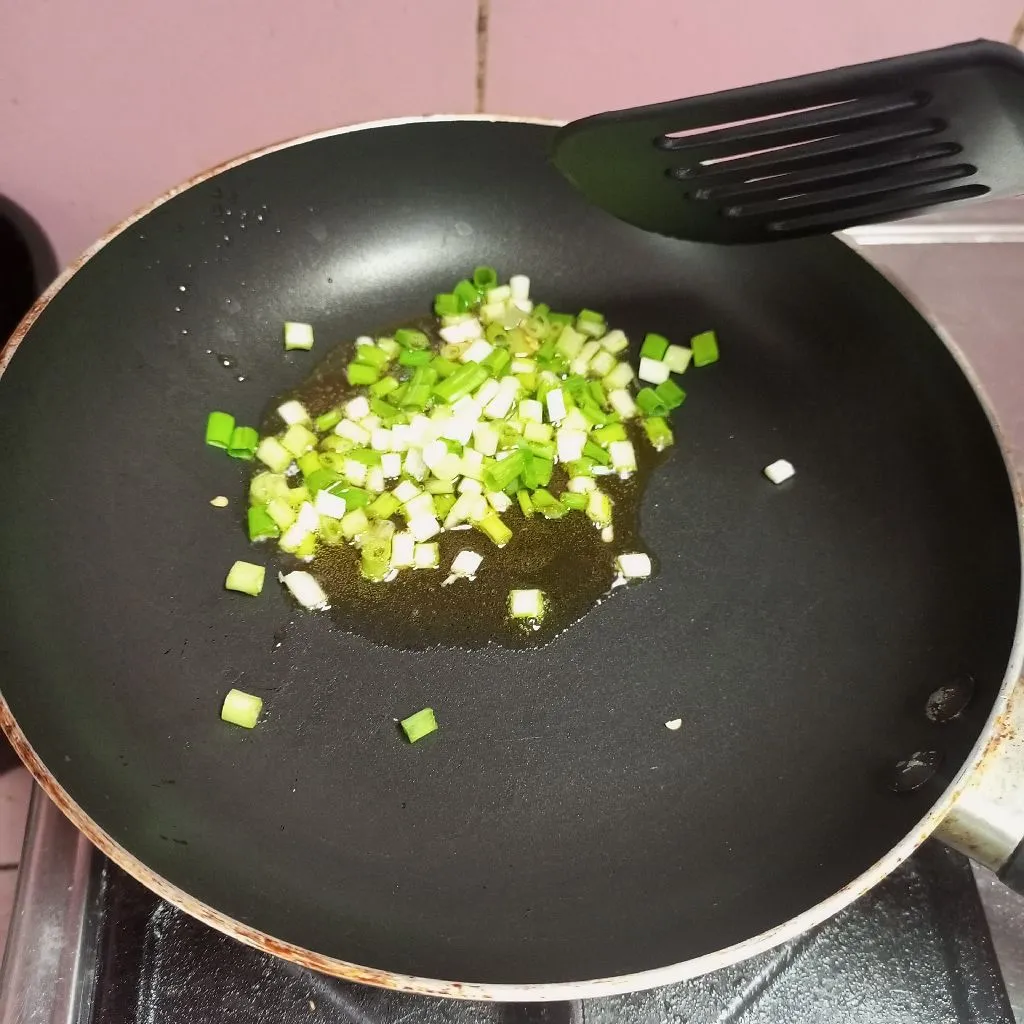 Step 2 Nasi Telur Siram Kuah Kecap Pedas