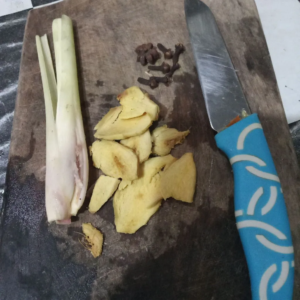 Step 1 Wedang Susu Rempah