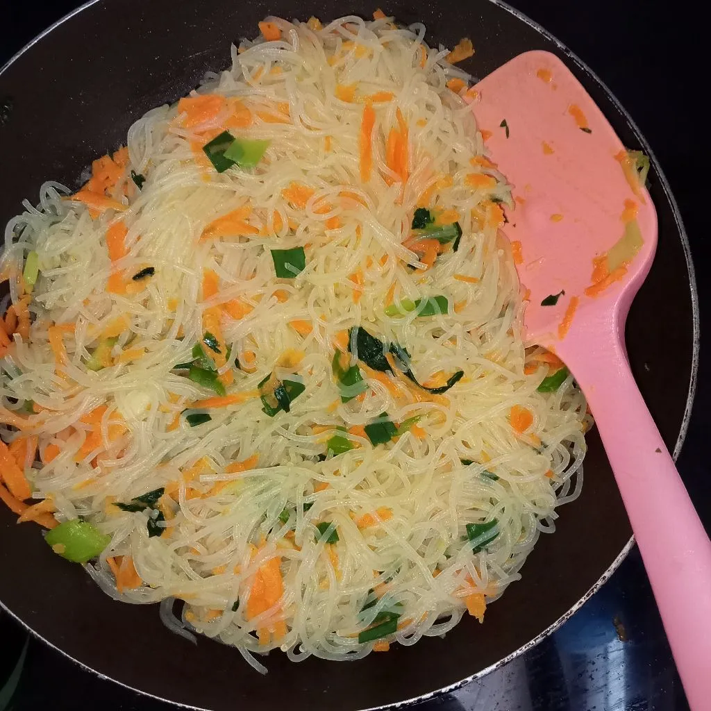 Step 5 Tumis Bihun Wortel