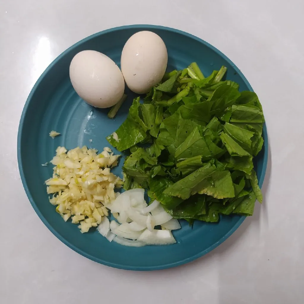 Step 1 Nasi Goreng Telur Caisim